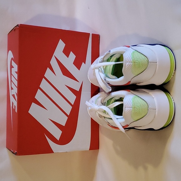 NIB Nike Air Max Excee Amd (GS) 5Y (Also fits Women's 6.5 or Men's 5) - Picture 4 of 7